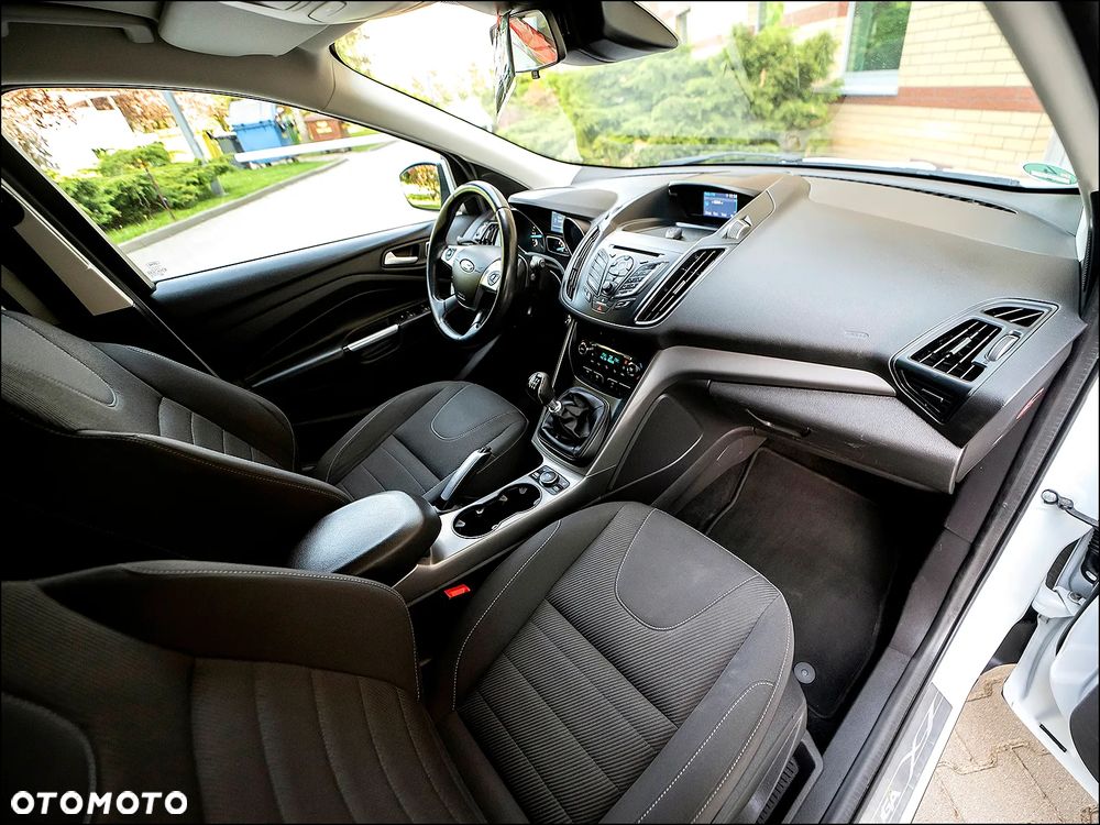 Ford Kuga - 15