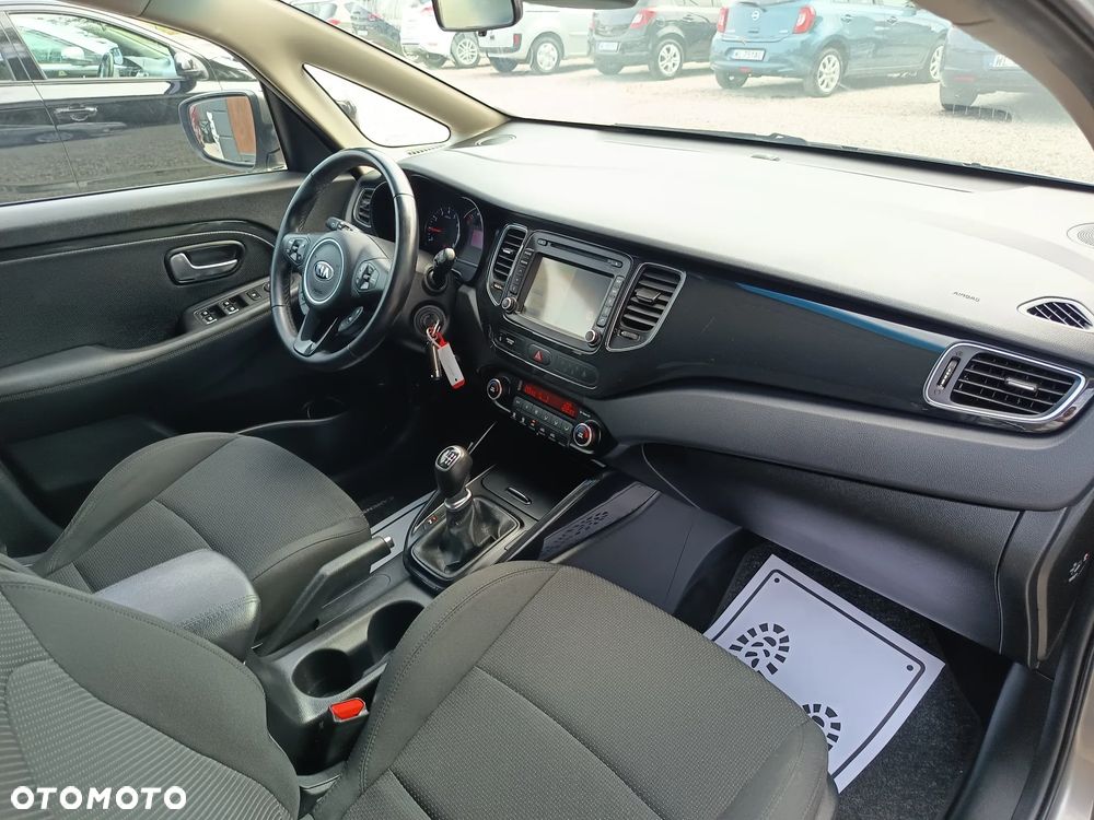 Kia Carens 1.6 GDI Attract - 28