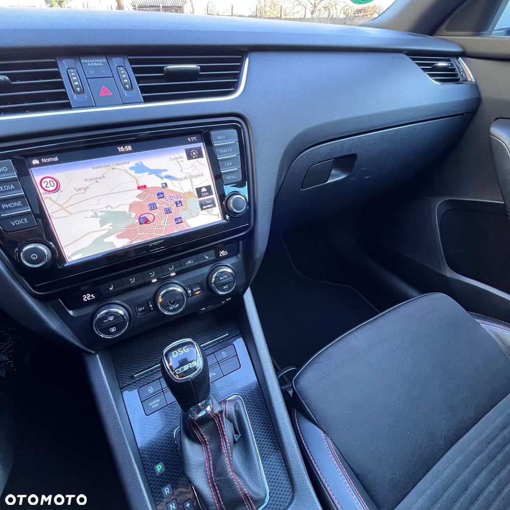 Skoda Octavia 2.0 TDI DSG RS - 9