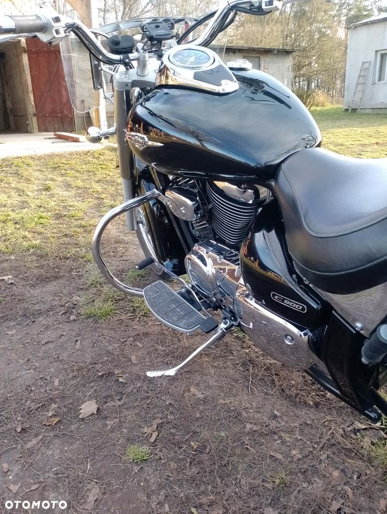 Suzuki Intruder - 17