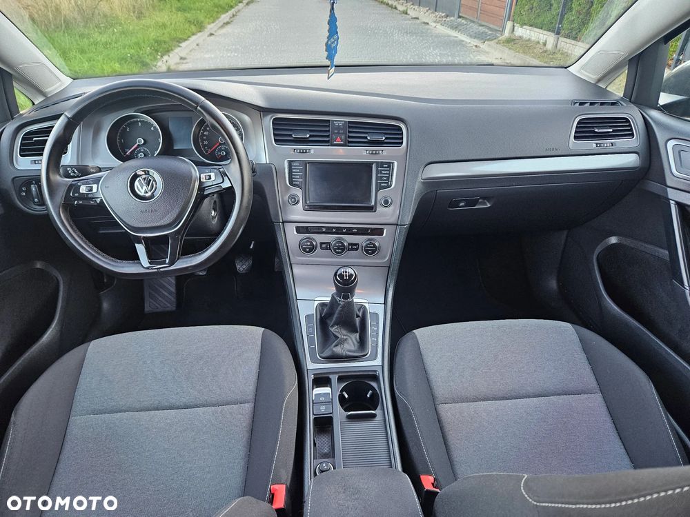 Volkswagen Golf - 30