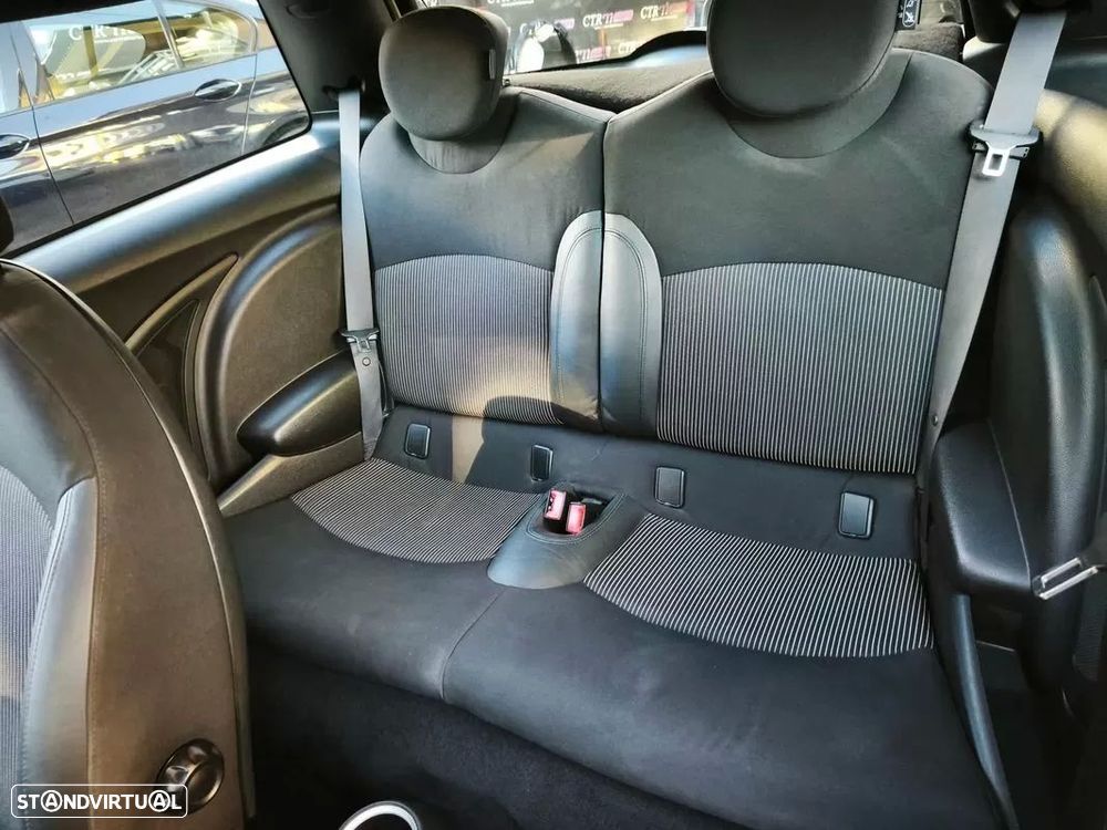 MINI 3 Portas Cooper D - 16