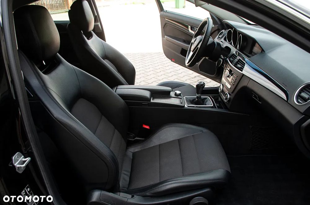 Mercedes-Benz Klasa C 180 BlueEFFICIENCY - 27