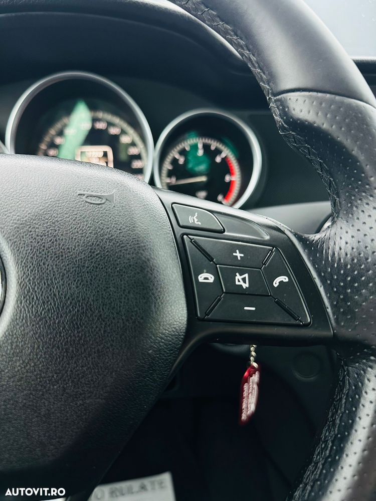 Mercedes-Benz C 220 CDI 7G-TRONIC Avantgarde Edition - 27