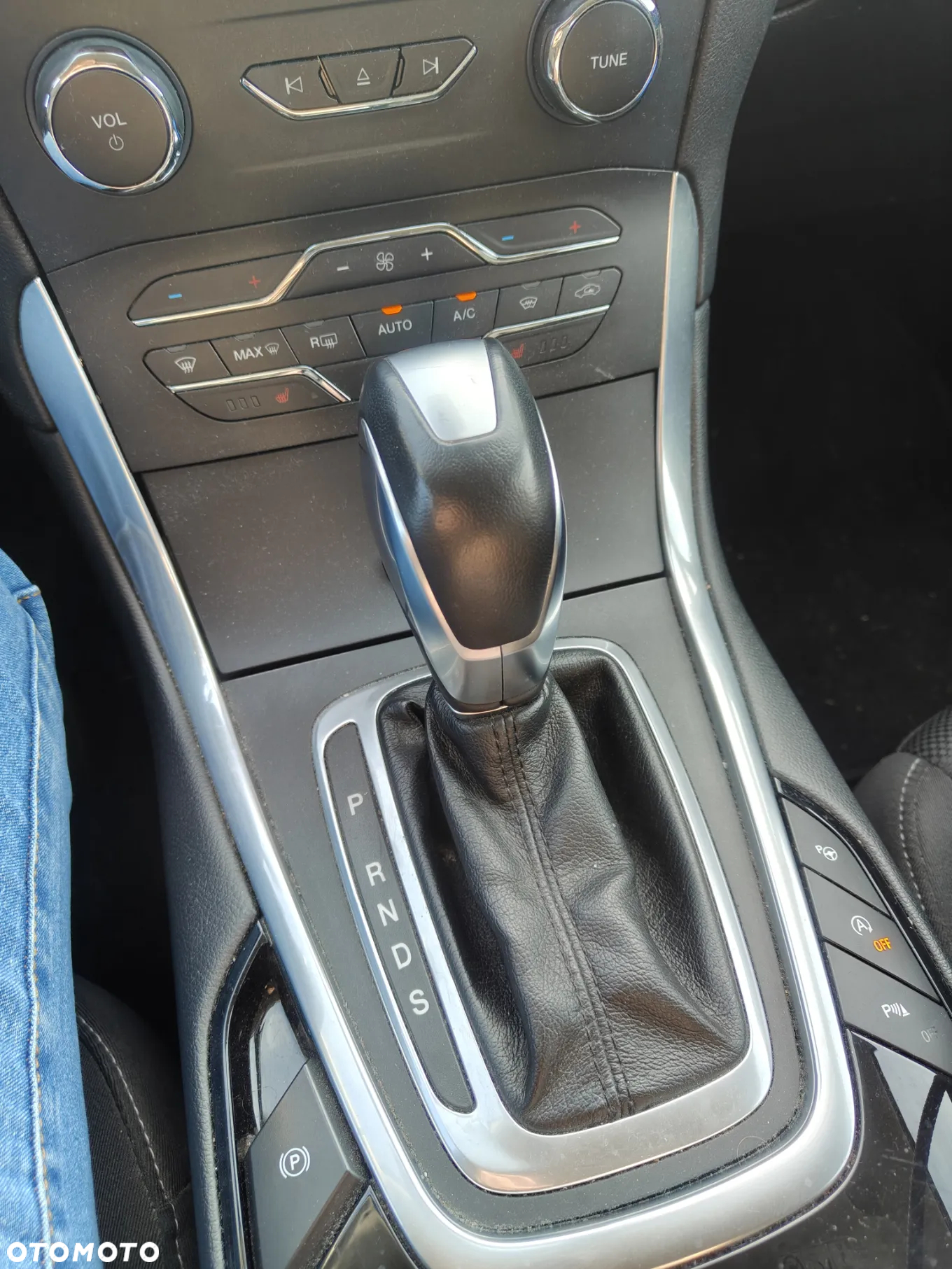 Ford S-Max 2.0 TDCi Titanium PowerShift - 12