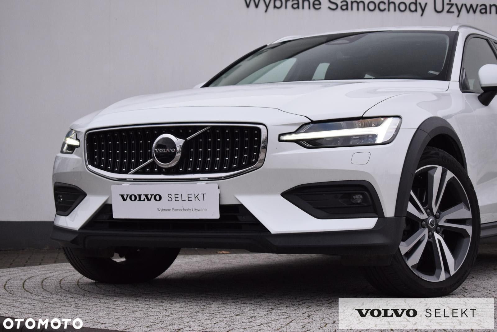 Volvo V60 Cross Country - 5