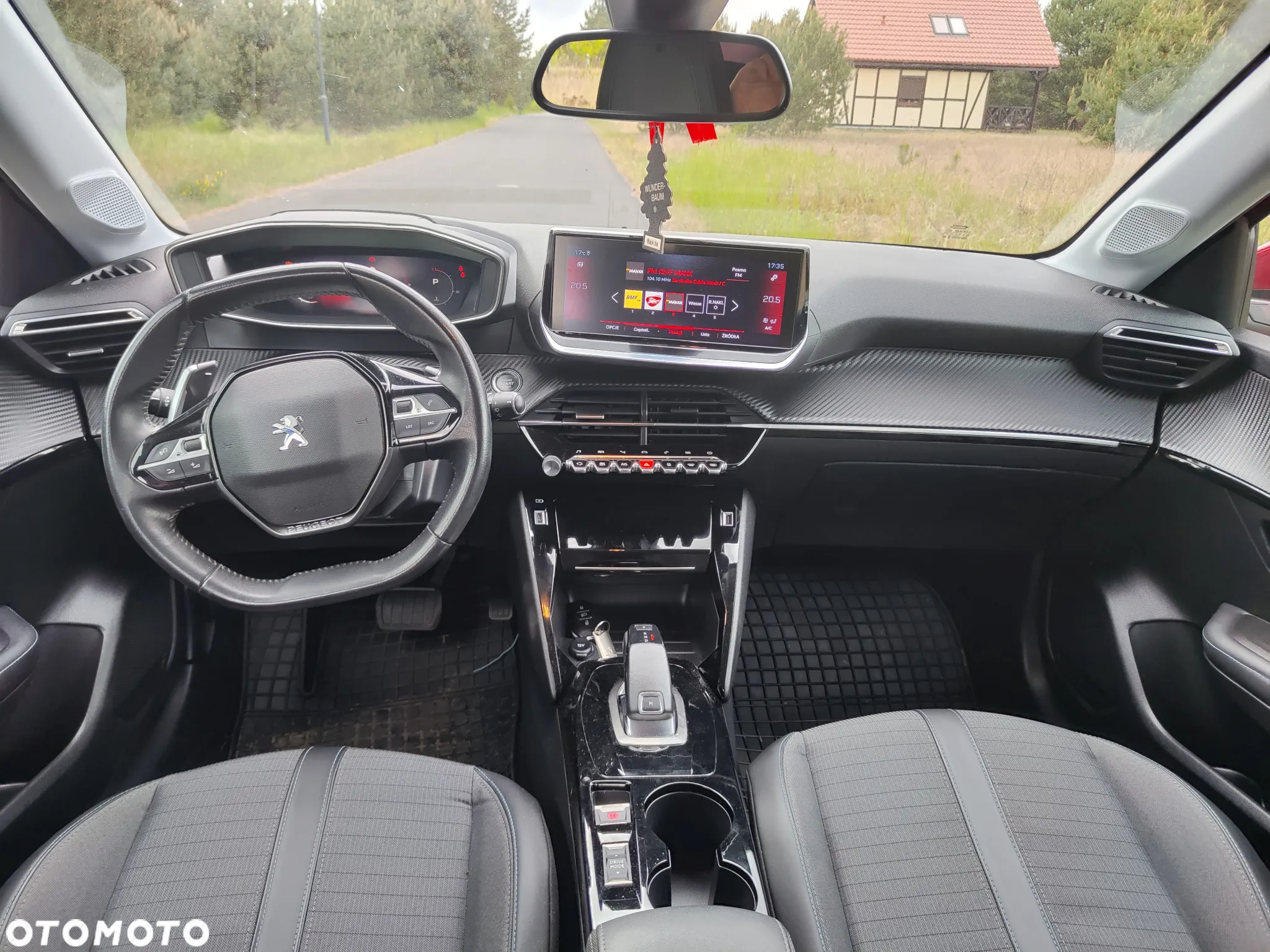 Peugeot 208 - 13