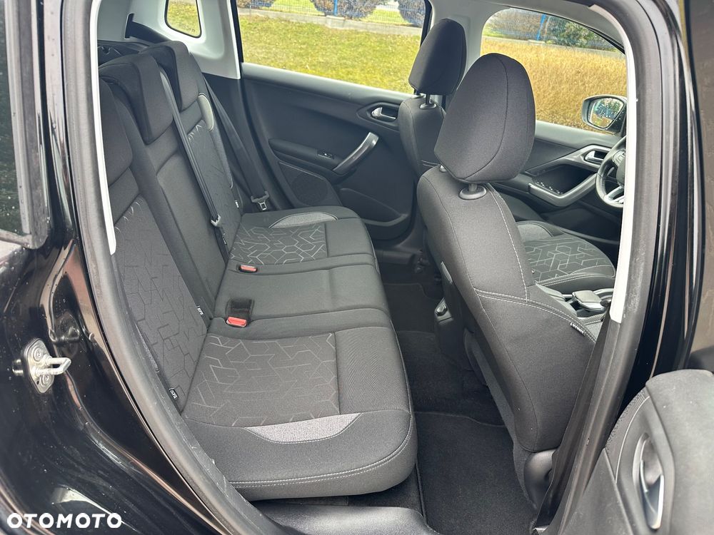 Peugeot 2008 PureTech 82 Style - 16