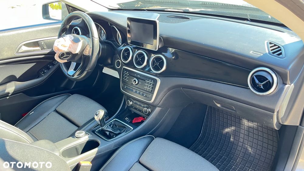 Mercedes-Benz CLA 180 d BlueEFFICIENCY Edition - 21