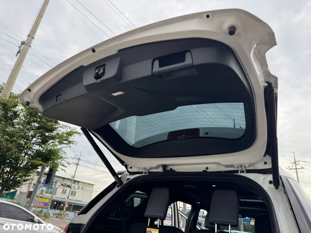 Ford Explorer - 21