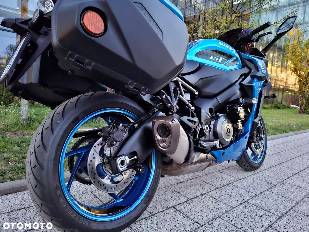 Suzuki GSX - 20