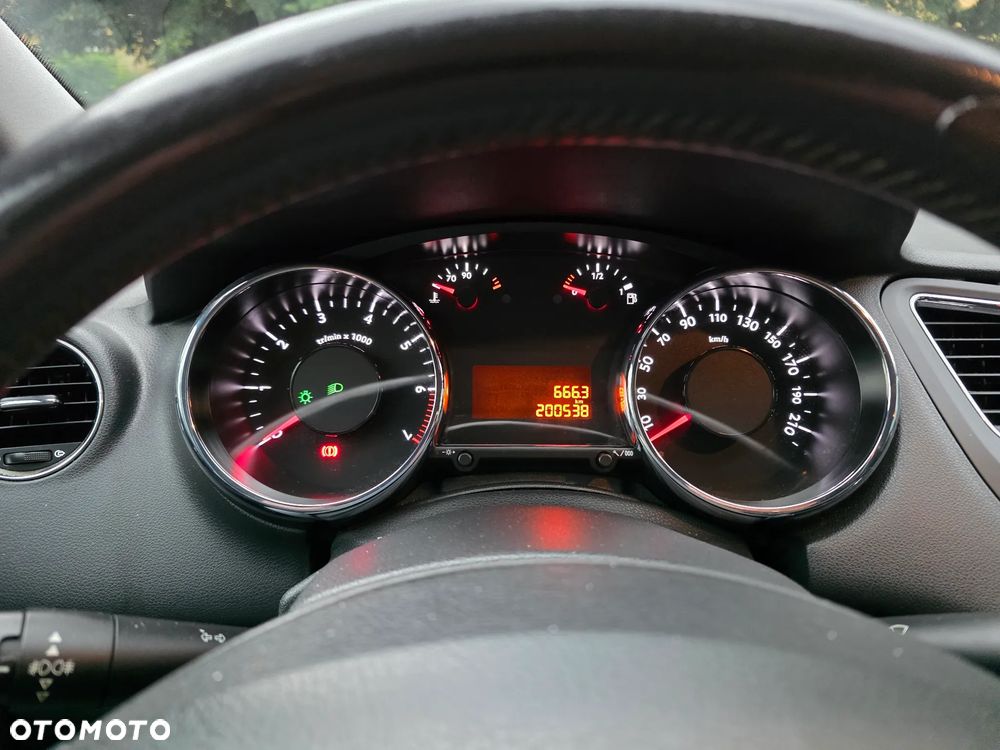 Peugeot 5008 1.6 THP Active 7os - 10
