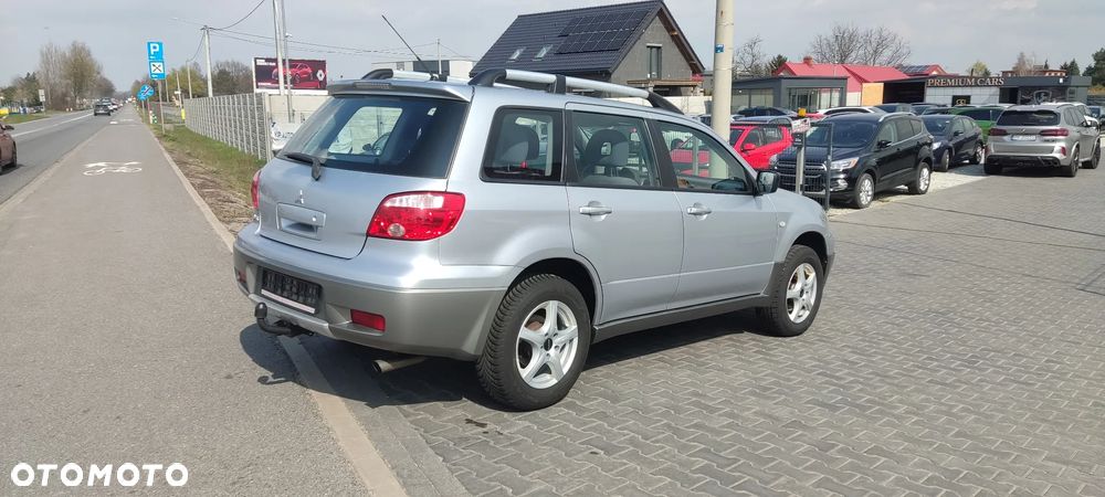Mitsubishi Outlander 2.0 2WD Invite - 4
