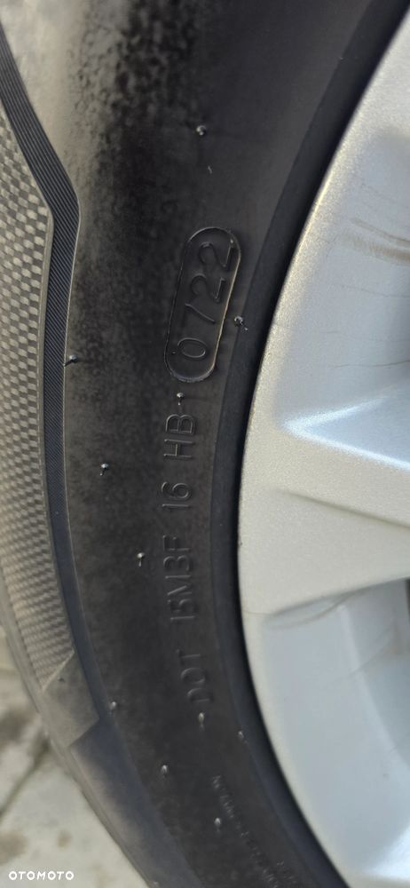 Ford Kuga 1.5 EcoBoost 2x4 Titanium - 25