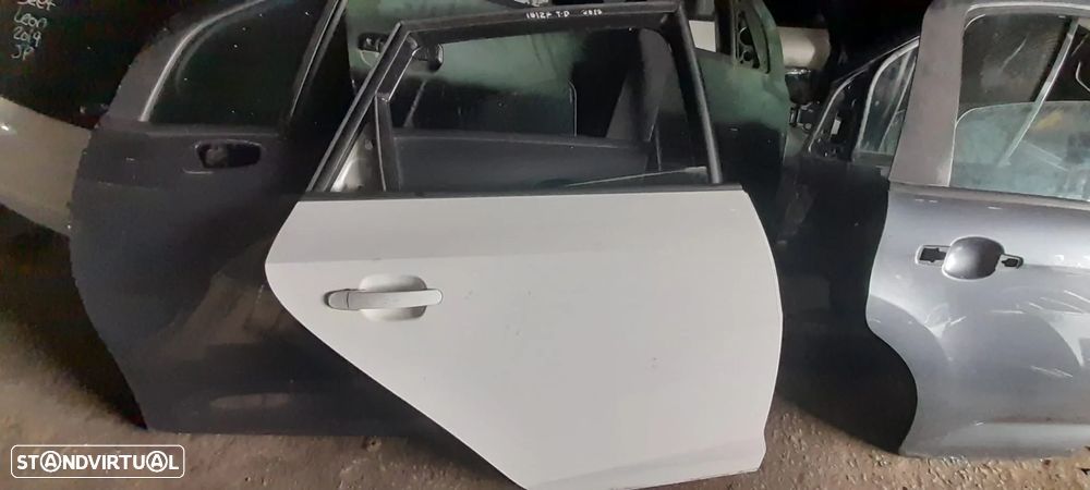 Porta tras direita seat ibiza 6j carrinha 2012 - 1