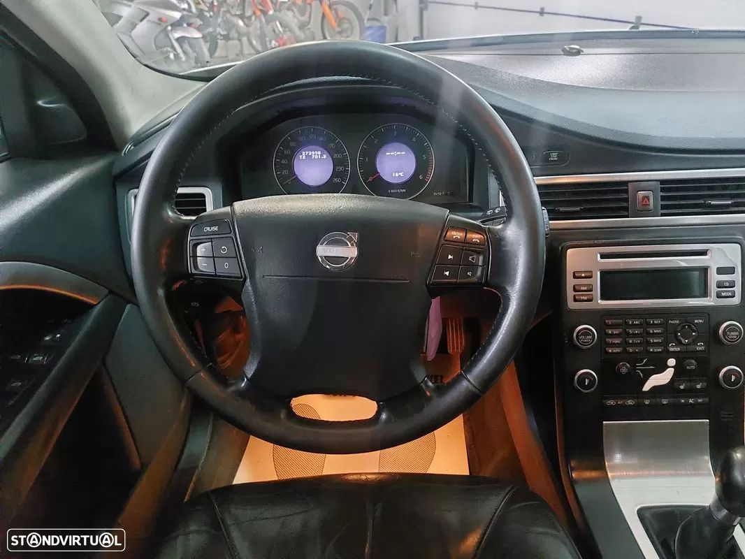 Volvo V70 2.0 D Momentum - 13