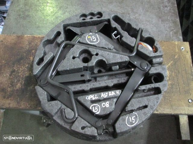 Macaco E Chave De Roda MAC15 OPEL ASTRA H 2008 OPEL ASTRA H 2007 1.3 CDTI 90CV 5P CINZA OPEL ASTRA H FASE 1 2006 1.6I 105CV 5P CINZENTO - 1