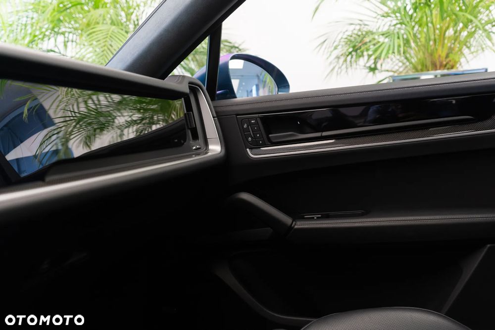 Porsche Cayenne Standard - 17
