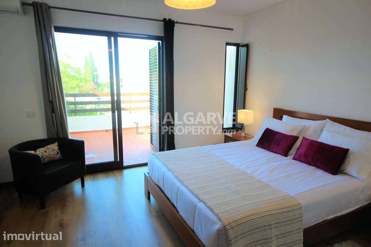 Moradia V2 numa zona calma e residencial perto do golfe em Vilamoura - Grande imagem: 4/24