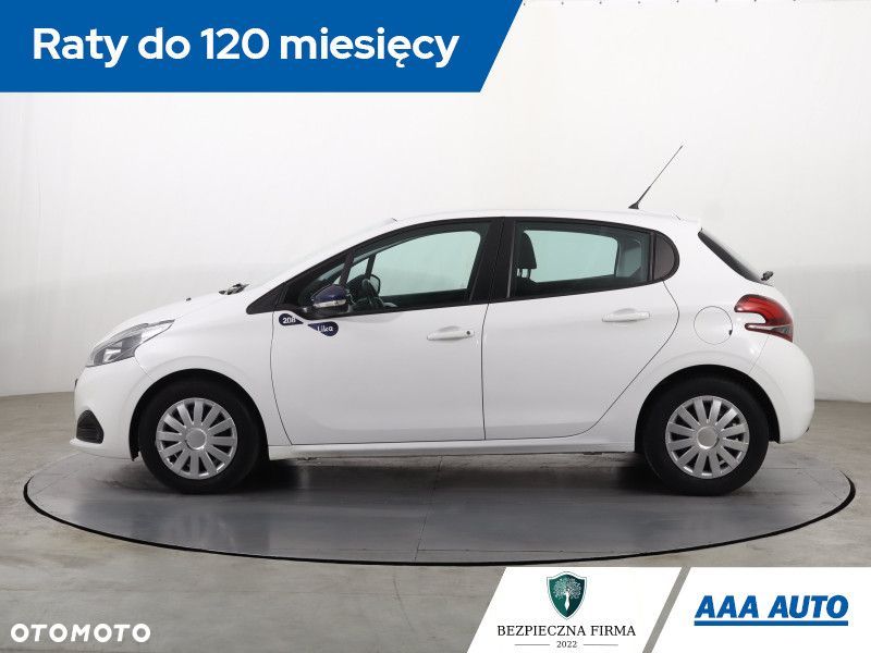 Peugeot 208 - 4
