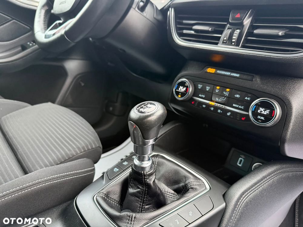 Ford Focus 1.0 EcoBoost Start-Stopp-System COOL&CONNECT - 25