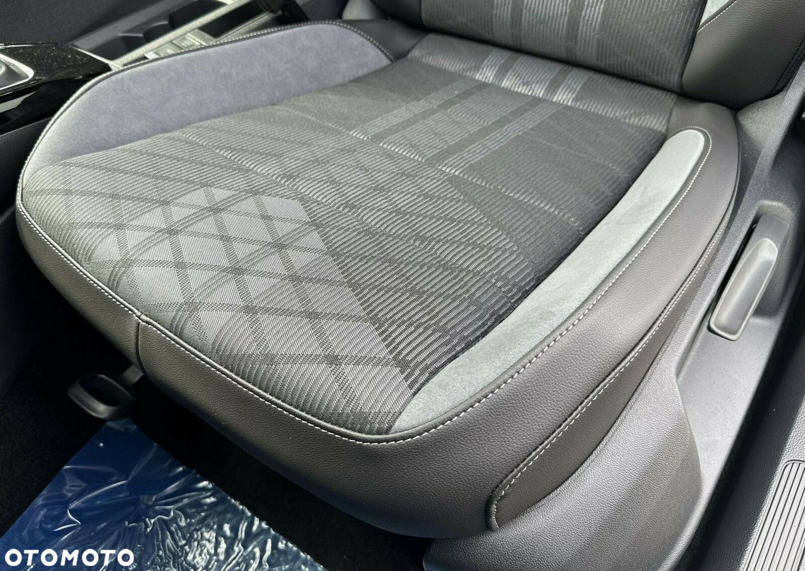 Volkswagen T-Roc 1.5 TSI R-Line Plus DSG - 12