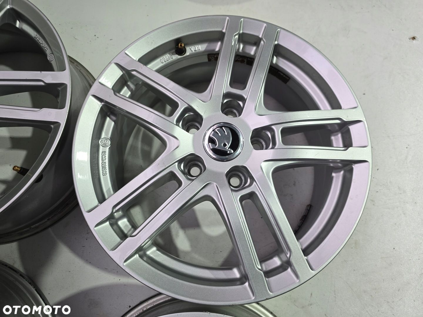 SKODA OCTAVIA II III IV SUPERB II 16 5x112 ET46 - 6