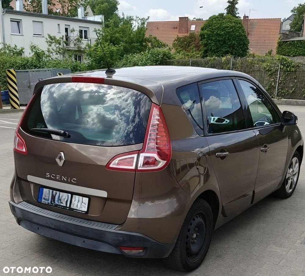 Renault Scenic 1.6 16V 110 Authentique - 10