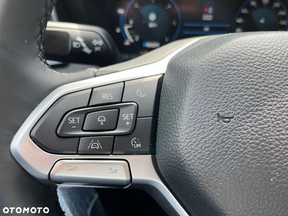 Volkswagen Amarok - 12