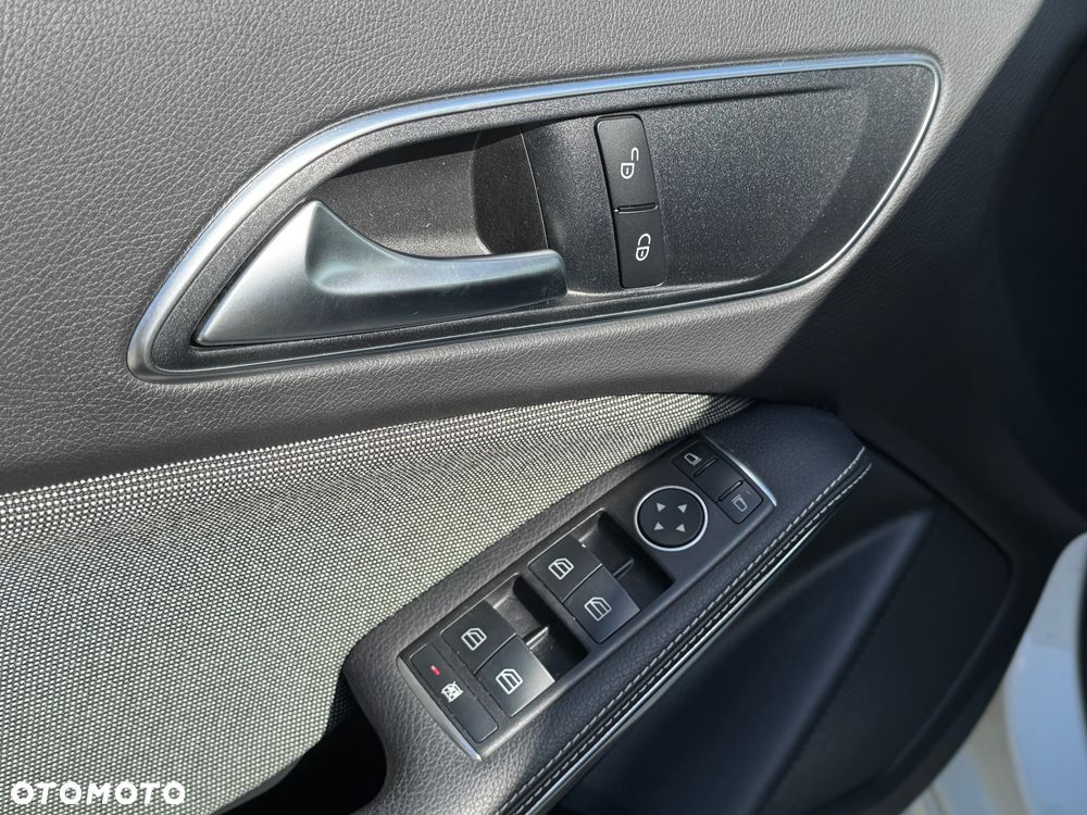 Mercedes-Benz Klasa A 160 7G-DCT Style - 30