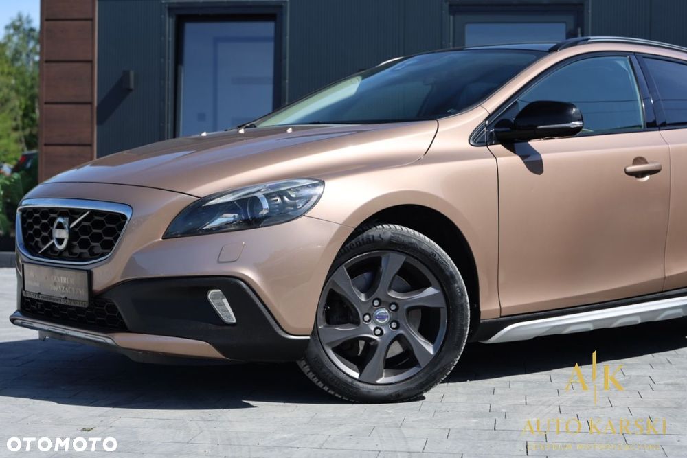 Volvo V40 Cross Country - 10