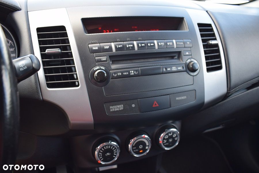 Mitsubishi Outlander 2.2 DID Intense EU5 - 13