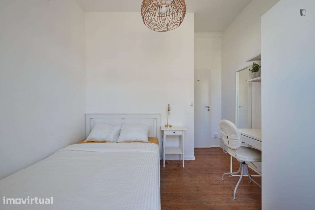 Quarto - localizado em Arroios Lisbon - Grande imagem: 5/28