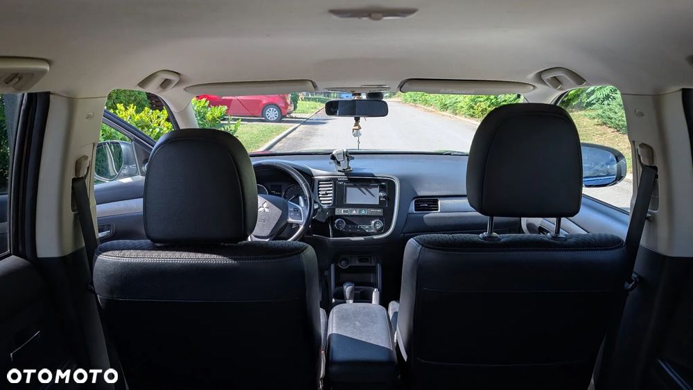 Mitsubishi Outlander 2.0 Intense + 4WD CVT - 11