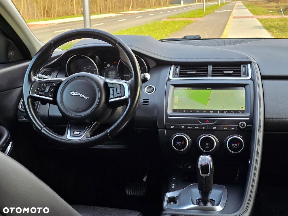 Jaguar E-Pace 2.0 i4D AWD R-Dynamic HSE - 27