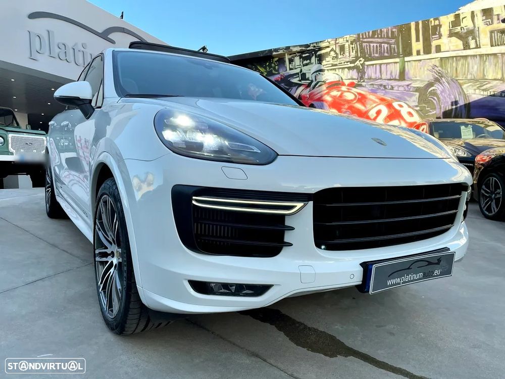 Porsche Cayenne GTS - 52