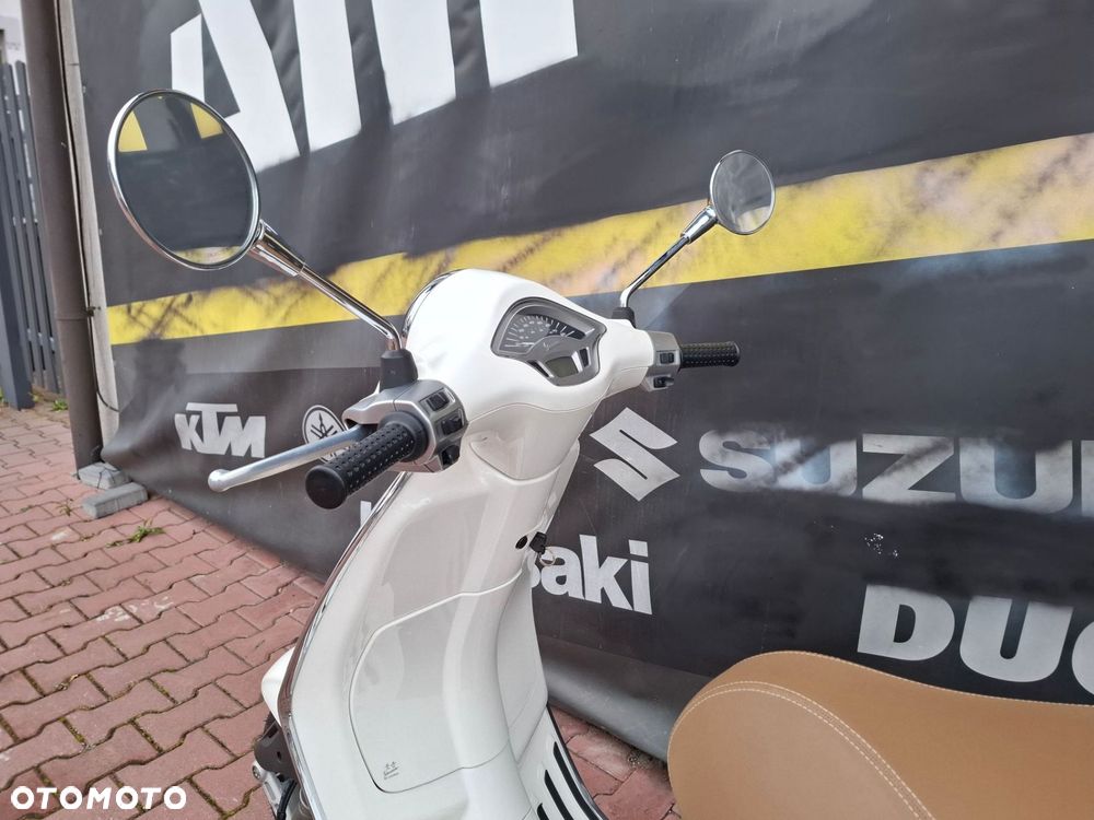 Piaggio Vespa - 16