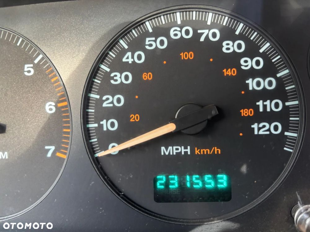 Jeep Grand Cherokee 4.0 Laredo - 14