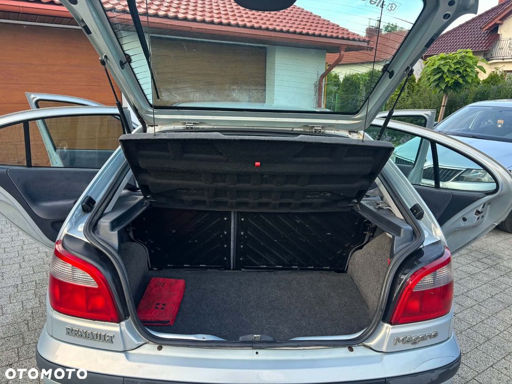 Renault Megane 1.6 - 4