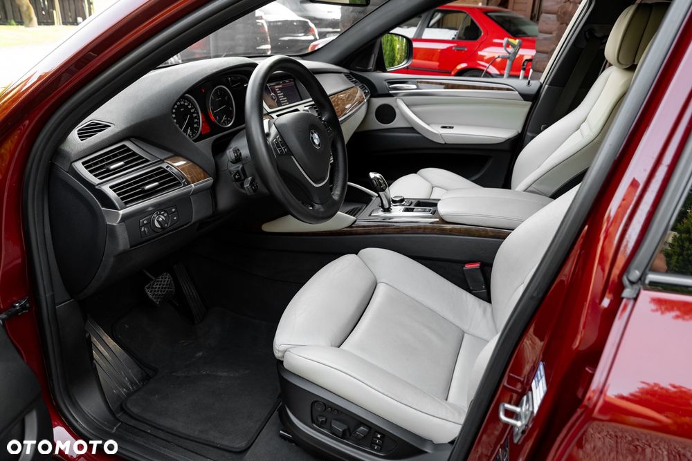 BMW X6 xDrive40d - 17