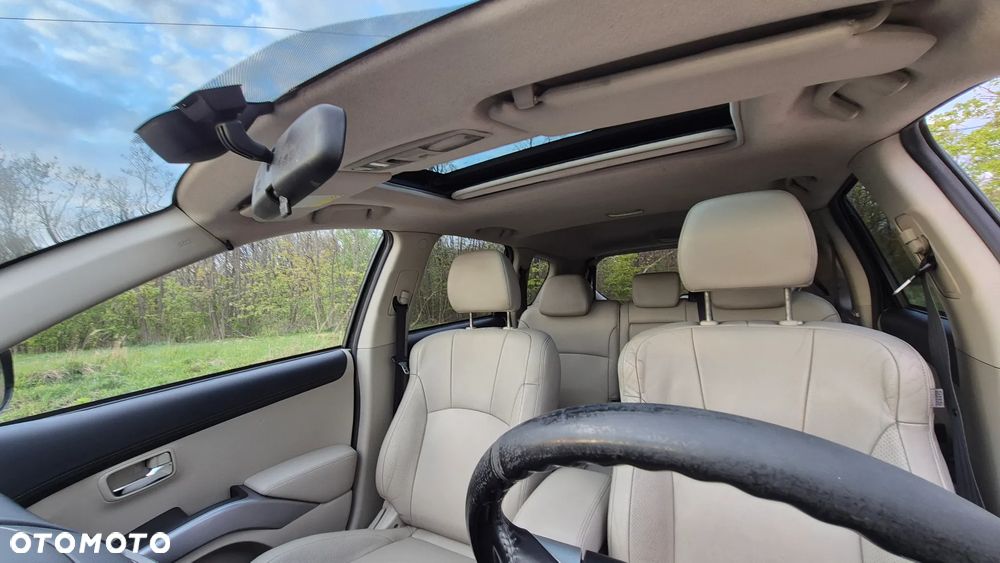 Mitsubishi Outlander - 9