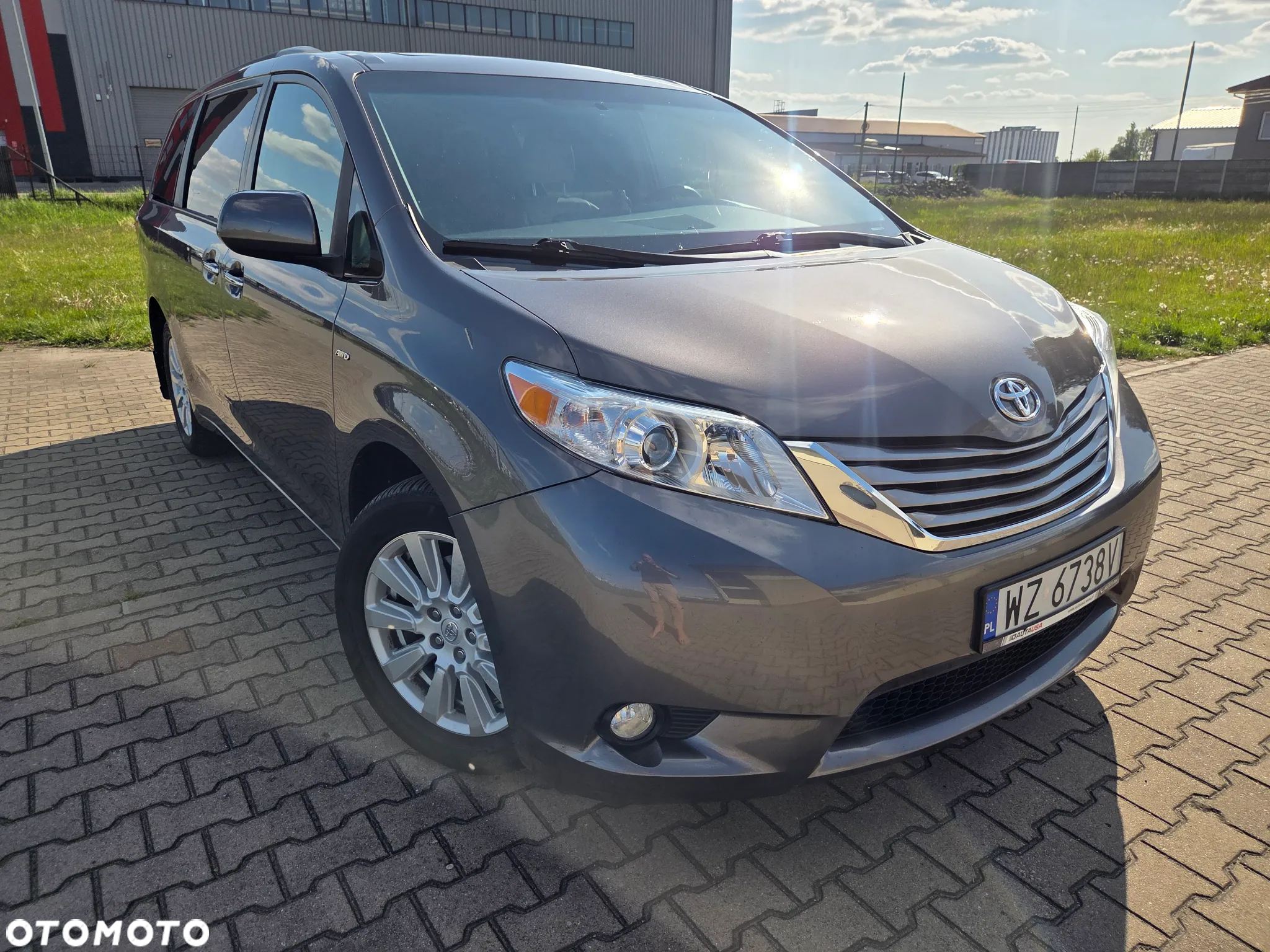 Toyota Sienna 3.5 V6 XLE AWD - 3