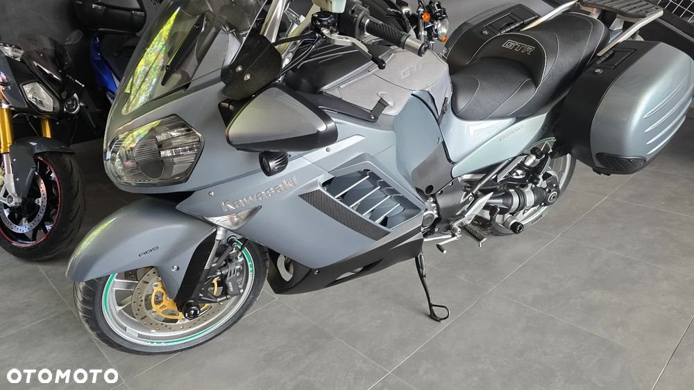 Kawasaki GTR - 5