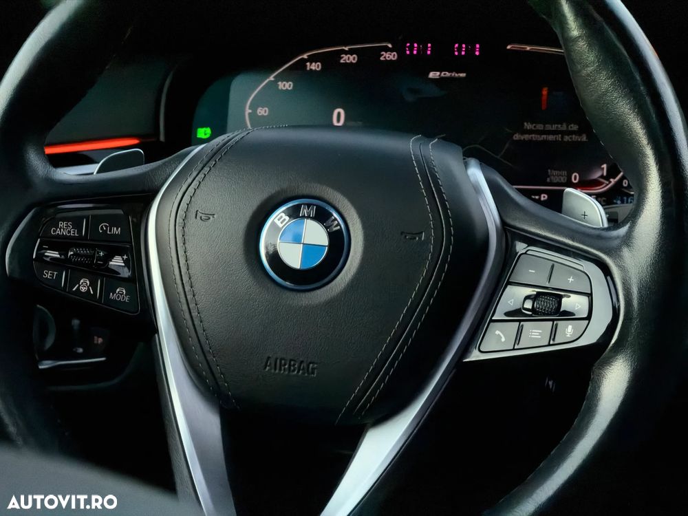 BMW Seria 5 530e Aut. Luxury Line - 21