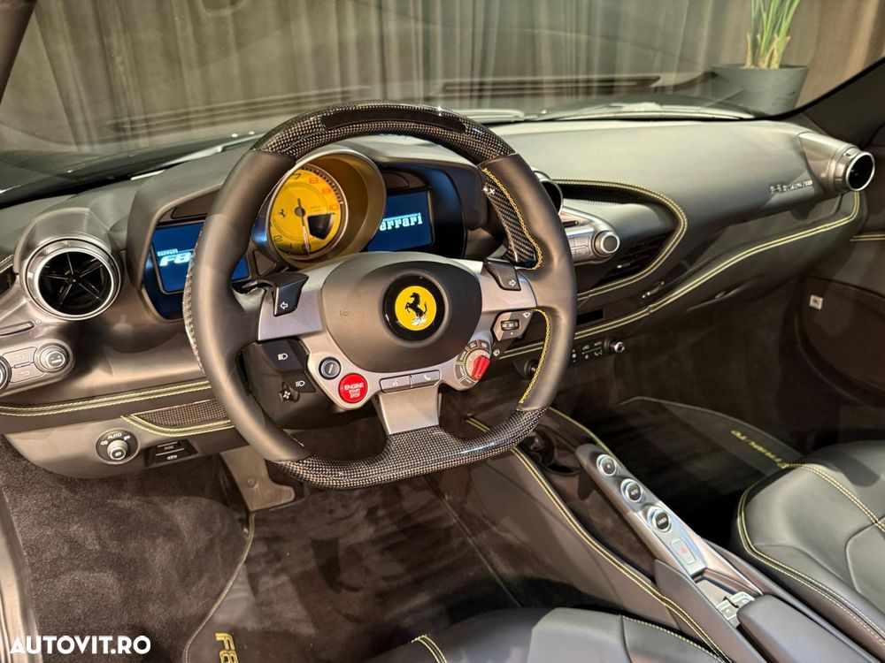 Ferrari F8 - 13