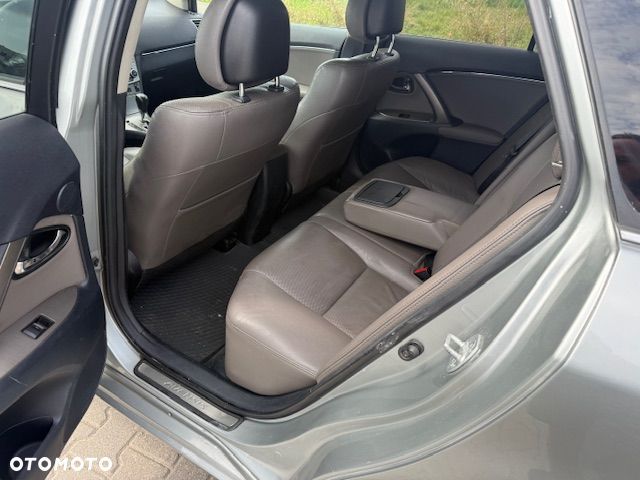 Toyota Avensis 2.2 D-4D Prestige NAVI - 12
