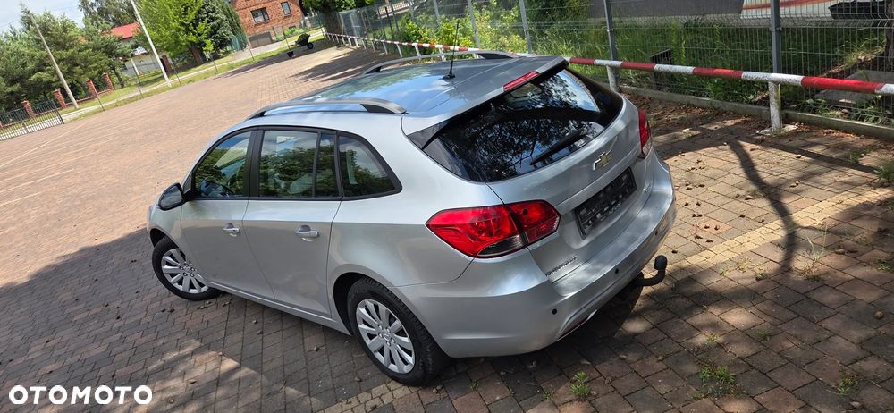 Chevrolet Cruze 1.6 LS - 26