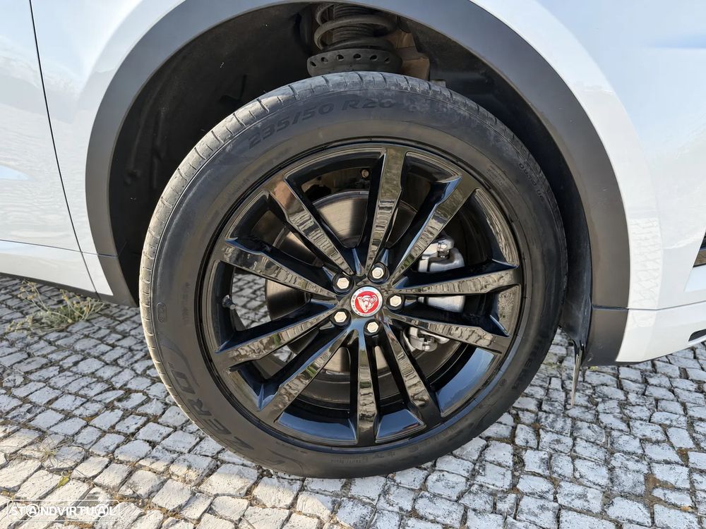 Jaguar E-Pace - 8