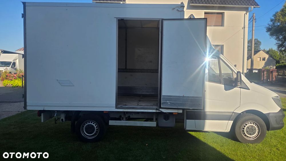 Mercedes-Benz Sprinter - 9