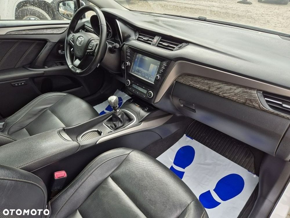 Toyota Avensis - 15